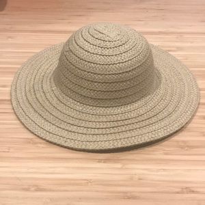 Cute Carter’s Baby Girl Summer Hat 0-3 Month